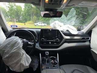 2022 Toyota Highlander XLE - Interior Full Dashboard Image